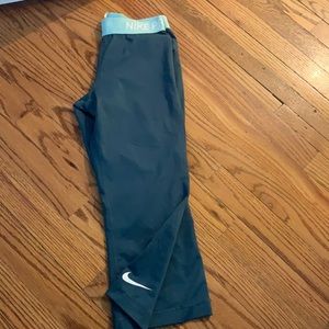 Nike pro dri fit cropped leggings